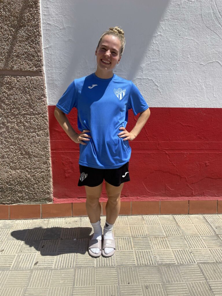Sara Hoftun Bjerksæter er nå på plass hos Huelva og har allerede startet treningen.
